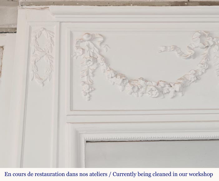 Trumeau de style Louis XVI orné de guirlande de fleur Trumeau de style Louis XVI orné de guirlande de fleur-3