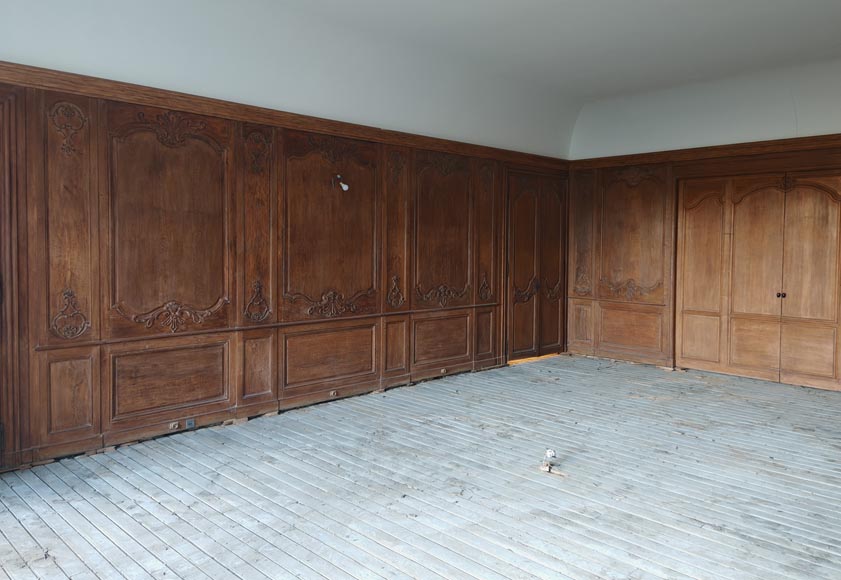 Boiserie de style Louis XV en chêne sculpté avec des éléments anciens Boiserie de style Louis XV en chêne sculpté avec des éléments anciens-5