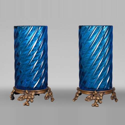Paire de Vases en Cristal Bleu de BACCARAT Signés, à Monture en Bronze Doré – Fin du XIXe Siècle