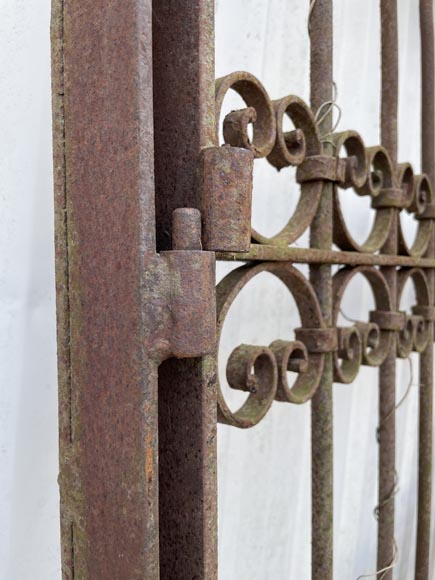 Trois Portails Ouvrants en Fer Forgé avec Châssis – Vers 1850 Trois Portails Ouvrants en Fer Forgé avec Châssis – Vers 1850-9