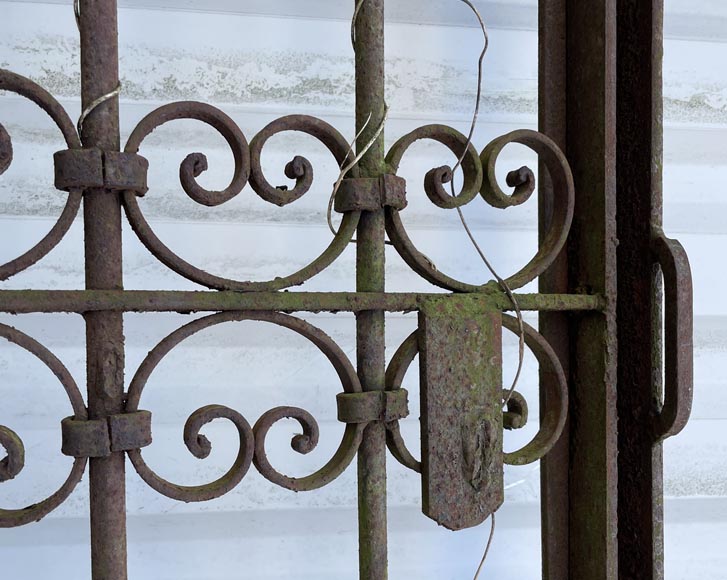 Trois Portails Ouvrants en Fer Forgé avec Châssis – Vers 1850 Trois Portails Ouvrants en Fer Forgé avec Châssis – Vers 1850-11