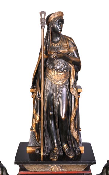 Emile Hébert et Georges Servant, Pendule de style Égyptomanie, XIXe siècle Emile Hébert et Georges Servant, Pendule de style Égyptomanie, XIXe siècle-2