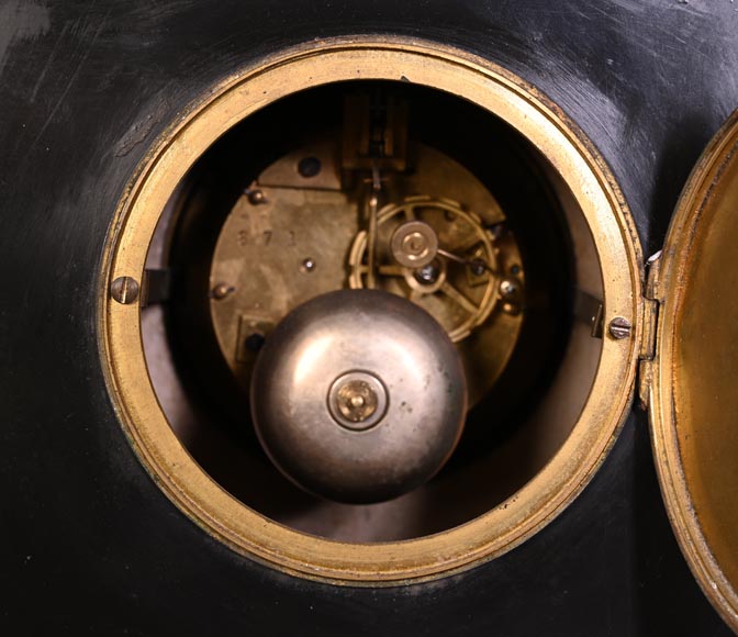 Emile Hébert et Georges Servant, Pendule de style Égyptomanie, XIXe siècle Emile Hébert et Georges Servant, Pendule de style Égyptomanie, XIXe siècle-22