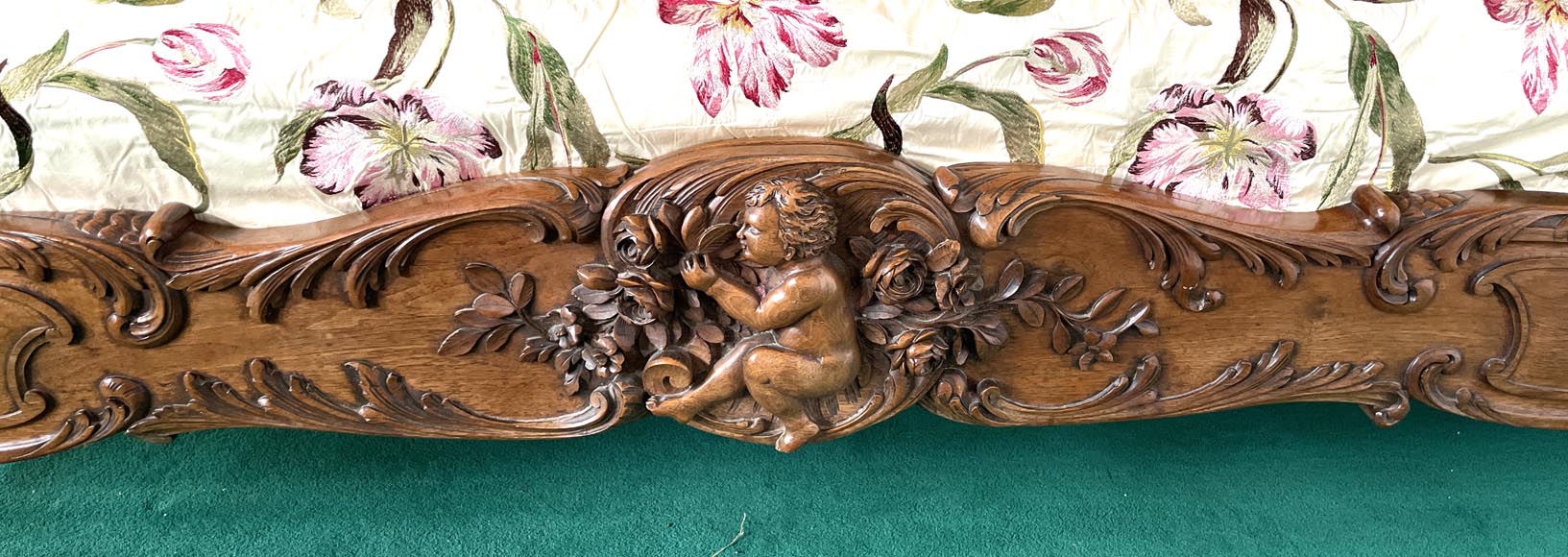 Chambre à coucher en noyer de style Louis XV Chambre à coucher en noyer de style Louis XV-5