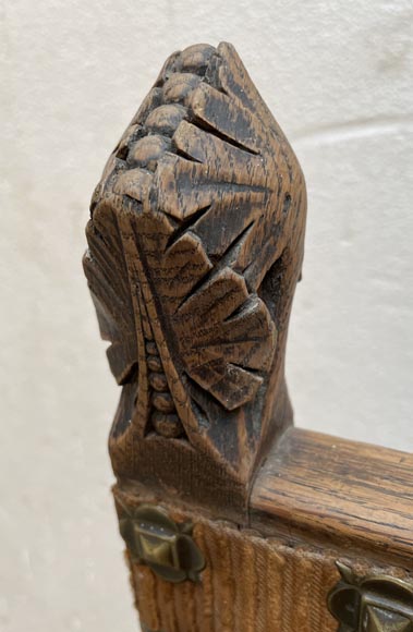 Eugène GRASSET (dessinateur) et FULGRAFF (ébéniste), série de 6 chaises en chêne sculpté, Paris, 1880–1885 Eugène GRASSET (dessinateur) et FULGRAFF (ébéniste), série de 6 chaises en chêne sculpté, Paris, 1880–1885-5