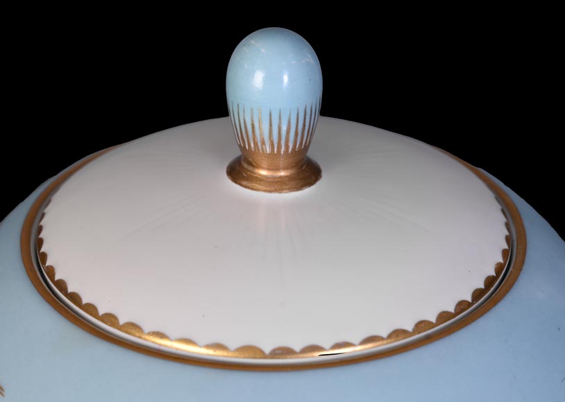 AU VASE ÉTRUSQUE – Vase en porcelaine à décor aquatique AU VASE ÉTRUSQUE – Vase en porcelaine à décor aquatique-3