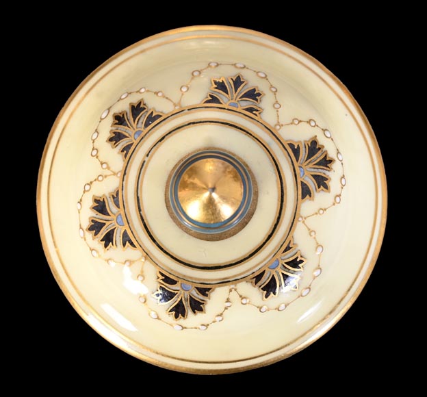 CARRIER-BELLEUSE Albert-Ernest — Vase couvert en porcelaine émaillée de Sèvres CARRIER-BELLEUSE Albert-Ernest — Vase couvert en porcelaine émaillée de Sèvres-2