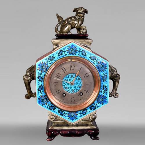 Jules VIEILLARD – Pendule au chien de Fô en faïence polychrome
