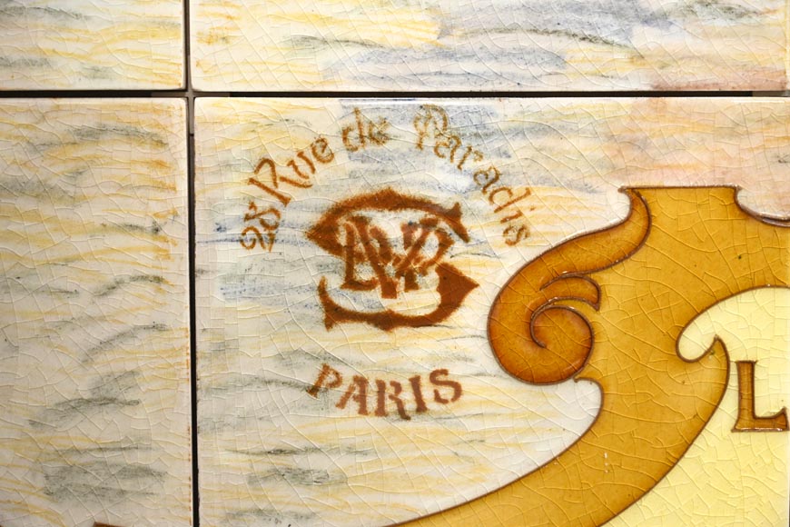 Faïencerie de Sarreguemines, Deux panneaux en céramique de scènes parisiennes, à partir de 1881 Faïencerie de Sarreguemines, Deux panneaux en céramique de scènes parisiennes, à partir de 1881-16