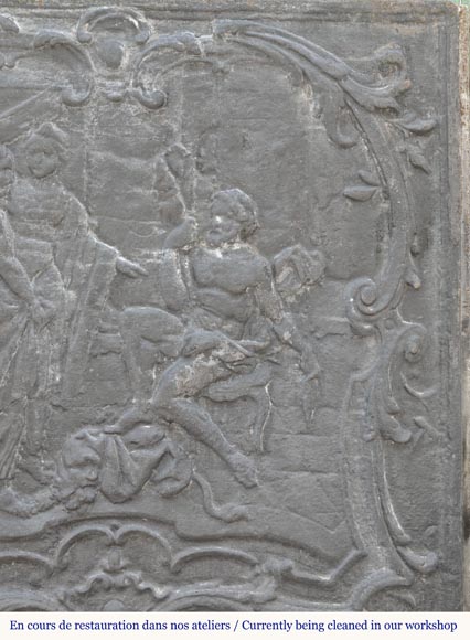 Plaque de cheminée de style Louis XV représentant Plaque de cheminée de style Louis XV représentant