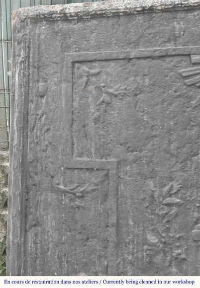 Plaque de cheminée de style Louis XVI, triomphe d'un roi Plaque de cheminée de style Louis XVI, triomphe d'un roi-2