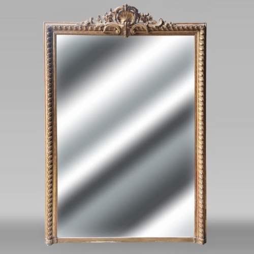 Trumeau doré de style Napoléon III à la coquille ajourée