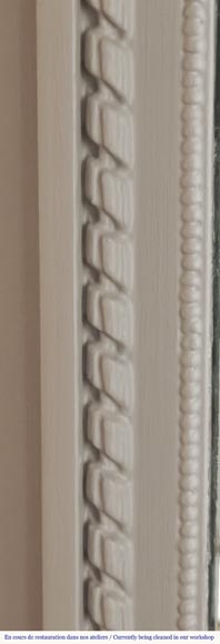 Trumeau de style Louis XVI surmonté d'une couronne de fleur Trumeau de style Louis XVI surmonté d'une couronne de fleur-2