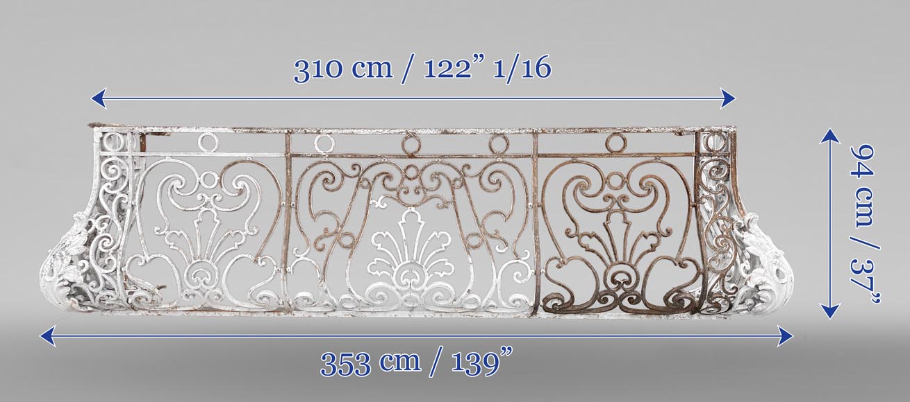 Grande Rampe de Balcon Galbée en Fonte de Fer, Époque Napoléon III Grande Rampe de Balcon Galbée en Fonte de Fer, Époque Napoléon III-5