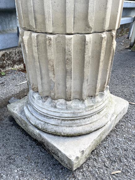 Paire de colonnes cannelées en pierre – Style Dorique, fin XVIIIe siècle Paire de colonnes cannelées en pierre – Style Dorique, fin XVIIIe siècle-7