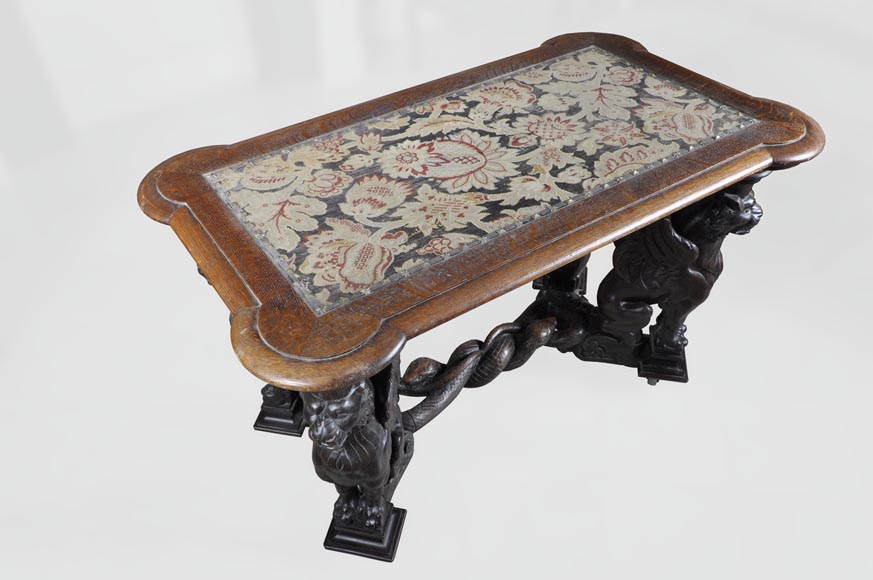 Table aux Sphinx en chêne de style Napoleon III Table aux Sphinx en chêne de style Napoleon III-6