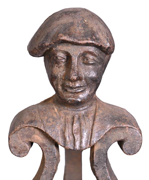 Paire de chenets en fonte à figures populaires Paire de chenets en fonte à figures populaires