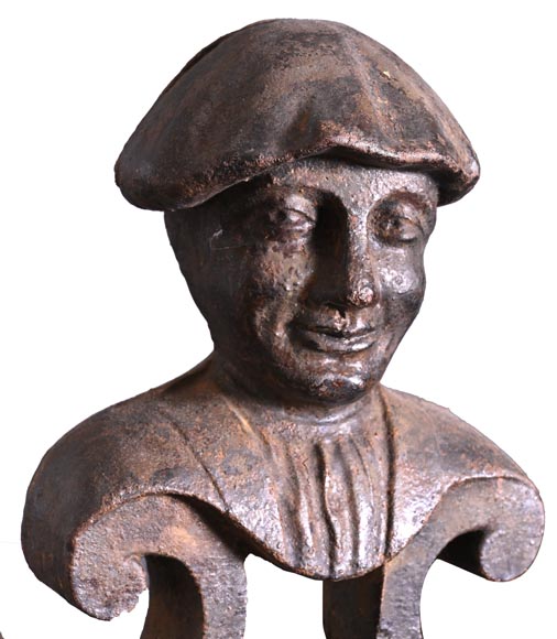 Paire de chenets en fonte à figures populaires Paire de chenets en fonte à figures populaires