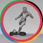 Statuette d'un joueur de football, en régule patiné