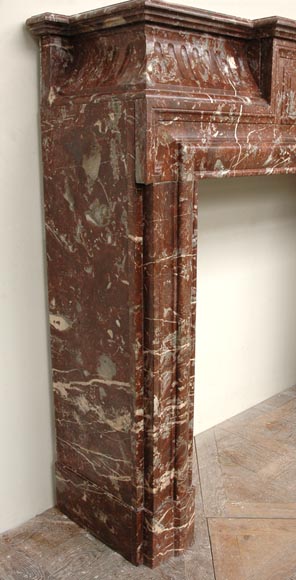 Cheminée en marbre de style Louis XIV à acrotère Cheminée en marbre de style Louis XIV à acrotère-5