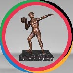 Statuette en régule à patine en bronze d'un lanceur de poids