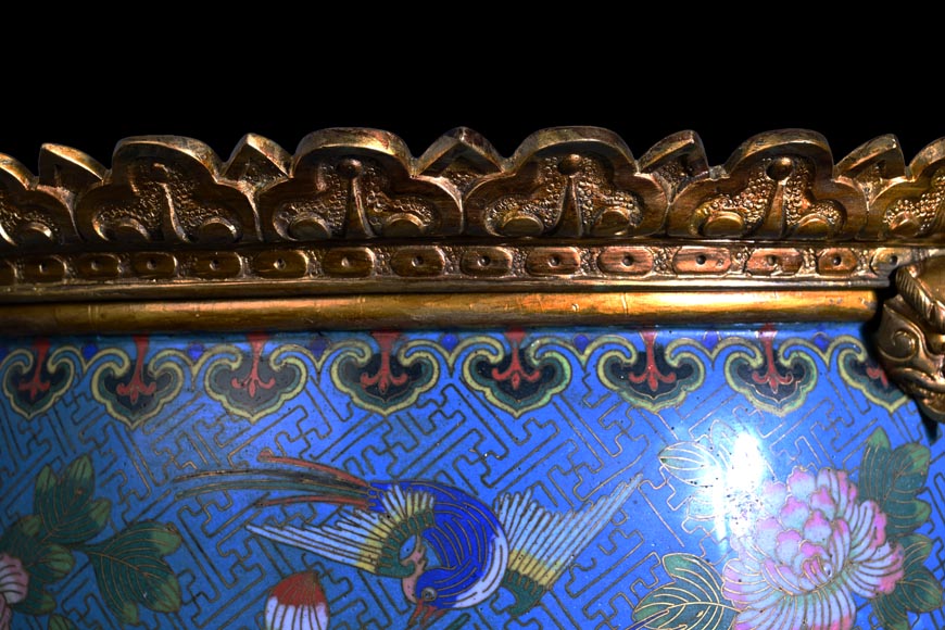 Ferdinand BARBEDIENNE – Cache-pot japonisant en bronze doré et émaux cloisonnés Ferdinand BARBEDIENNE – Cache-pot japonisant en bronze doré et émaux cloisonnés-3