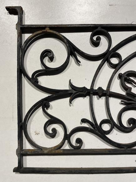 Petit garde-corps de fenêtre en fer forgé Petit garde-corps de fenêtre en fer forgé-3