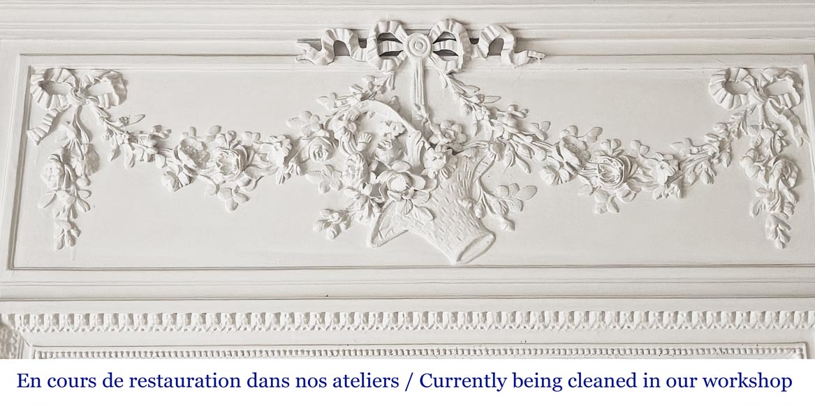 Trumeau de style Louis XVI décoré de guirlandes fleuries Trumeau de style Louis XVI décoré de guirlandes fleuries-1