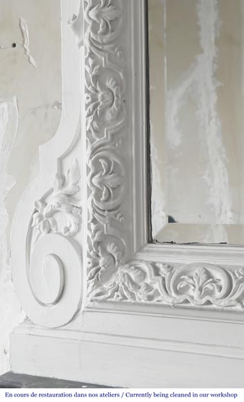 Trumeau de style Napoléon III richement décoré et surmonté d'un fronton Trumeau de style Napoléon III richement décoré et surmonté d'un fronton-3