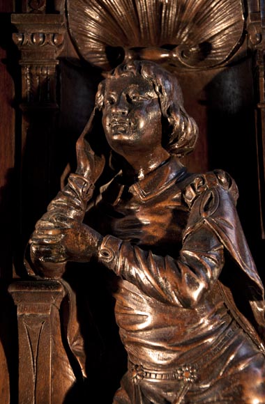 Grand buffet à décor Néo-Troubadour en noyer sculpté avec bas-reliefs en bronze signés de Ferdinand Barbedienne Grand buffet à décor Néo-Troubadour en noyer sculpté avec bas-reliefs en bronze signés de Ferdinand Barbedienne-2