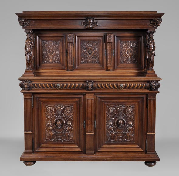 Salle à manger de style Néo-Renaissance en noyer sculpté à décor de grotesques et animaux fantastiques Salle à manger de style Néo-Renaissance en noyer sculpté à décor de grotesques et animaux fantastiques-1