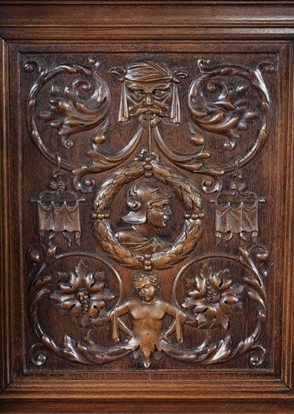 Salle à manger de style Néo-Renaissance en noyer sculpté à décor de grotesques et animaux fantastiques Salle à manger de style Néo-Renaissance en noyer sculpté à décor de grotesques et animaux fantastiques-5