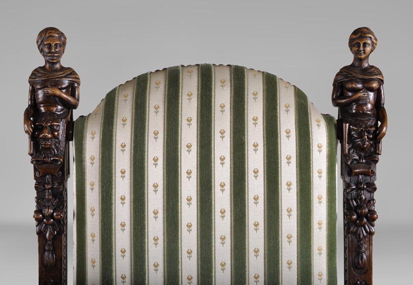 Salle à manger de style Néo-Renaissance en noyer sculpté à décor de grotesques et animaux fantastiques Salle à manger de style Néo-Renaissance en noyer sculpté à décor de grotesques et animaux fantastiques-12