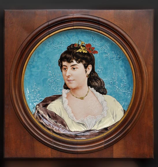 A. TEBARQUE - Paire de portraits de femmes en faïence émaillée A. TEBARQUE - Paire de portraits de femmes en faïence émaillée-6