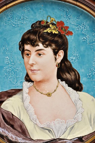 A. TEBARQUE - Paire de portraits de femmes en faïence émaillée A. TEBARQUE - Paire de portraits de femmes en faïence émaillée-7