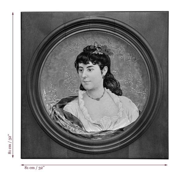 A. TEBARQUE - Paire de portraits de femmes en faïence émaillée A. TEBARQUE - Paire de portraits de femmes en faïence émaillée-11