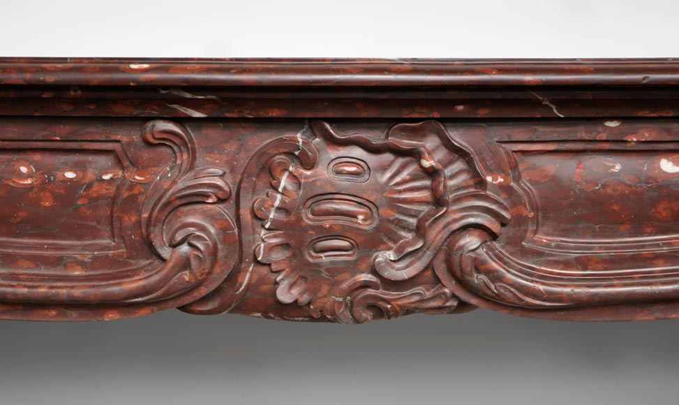 Cheminée ancienne de style Louis XV en marbre Rouge Griotte Cheminée ancienne de style Louis XV en marbre Rouge Griotte-1