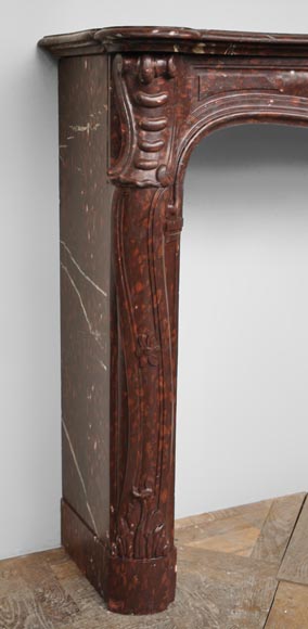 Cheminée ancienne de style Louis XV en marbre Rouge Griotte Cheminée ancienne de style Louis XV en marbre Rouge Griotte-2