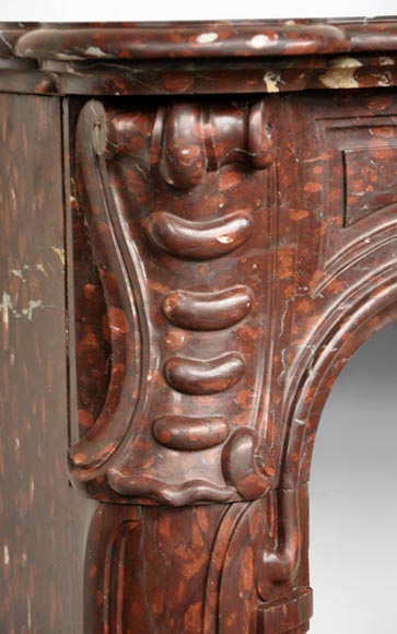 Cheminée ancienne de style Louis XV en marbre Rouge Griotte Cheminée ancienne de style Louis XV en marbre Rouge Griotte-3