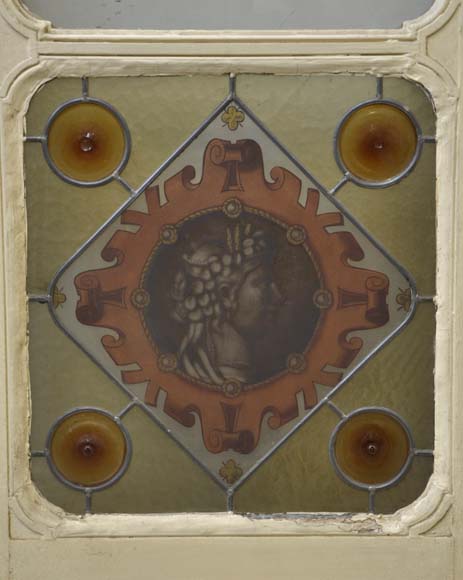 Double porte à décor de vitrail à profil d'homme et de femme en médaillon Double porte à décor de vitrail à profil d'homme et de femme en médaillon-1