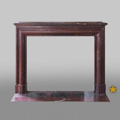 Cheminée ancienne de style Louis XIV en marbre Rouge Griotte