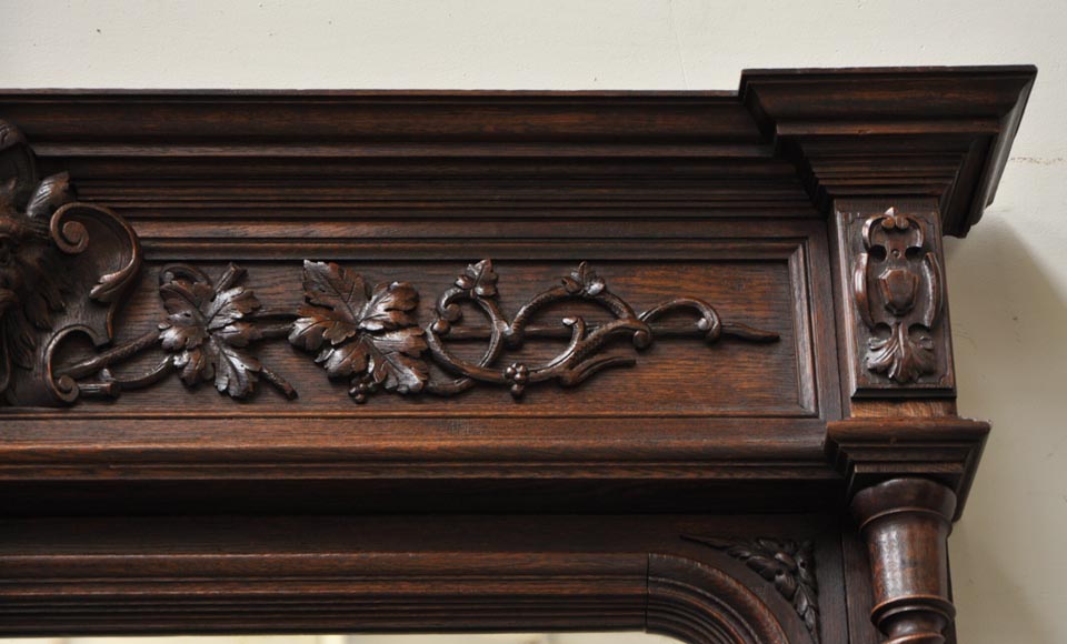 Grande cheminée en chêne de style Louis XIII avec trumeau à miroir Grande cheminée en chêne de style Louis XIII avec trumeau à miroir-4