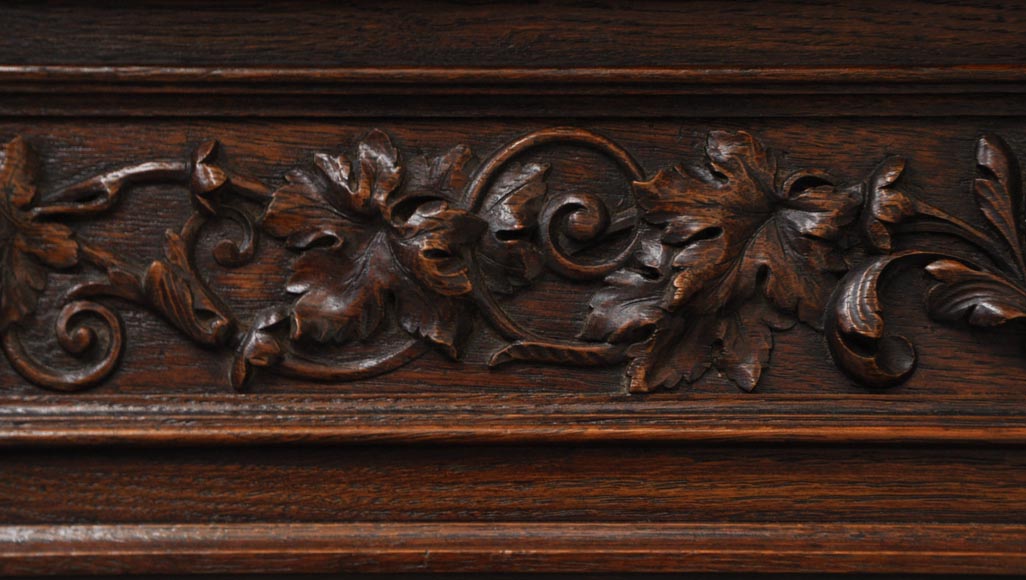 Grande cheminée en chêne de style Louis XIII avec trumeau à miroir Grande cheminée en chêne de style Louis XIII avec trumeau à miroir-10