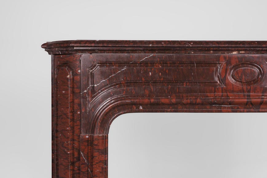 Cheminée ancienne de style Louis XV en marbre Rouge Griotte Cheminée ancienne de style Louis XV en marbre Rouge Griotte-4