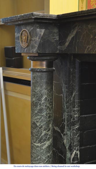 Belle cheminée ancienne de style Empire en marbre Vert de Mer à ornements de bronze Belle cheminée ancienne de style Empire en marbre Vert de Mer à ornements de bronze-8