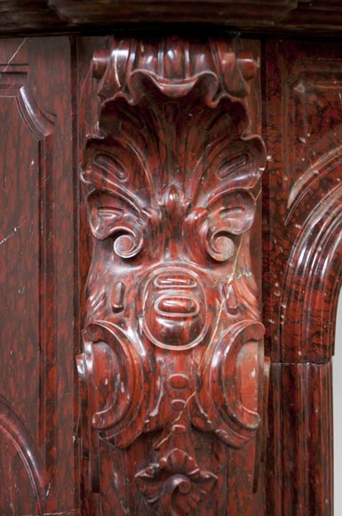 Très belle cheminée ancienne de style Louis XV en marbre Rouge Griotte richement sculptée Très belle cheminée ancienne de style Louis XV en marbre Rouge Griotte richement sculptée-6