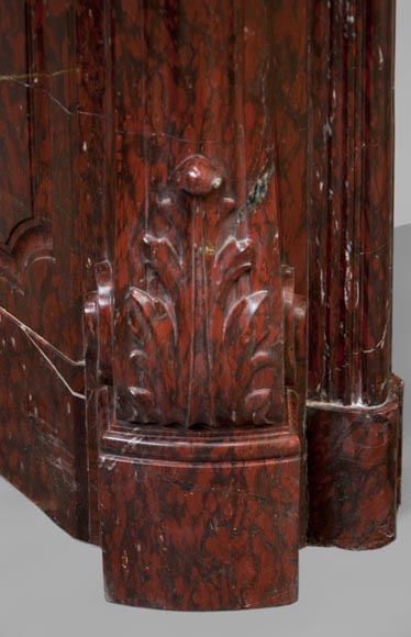 Très belle cheminée ancienne de style Louis XV en marbre Rouge Griotte richement sculptée Très belle cheminée ancienne de style Louis XV en marbre Rouge Griotte richement sculptée-8