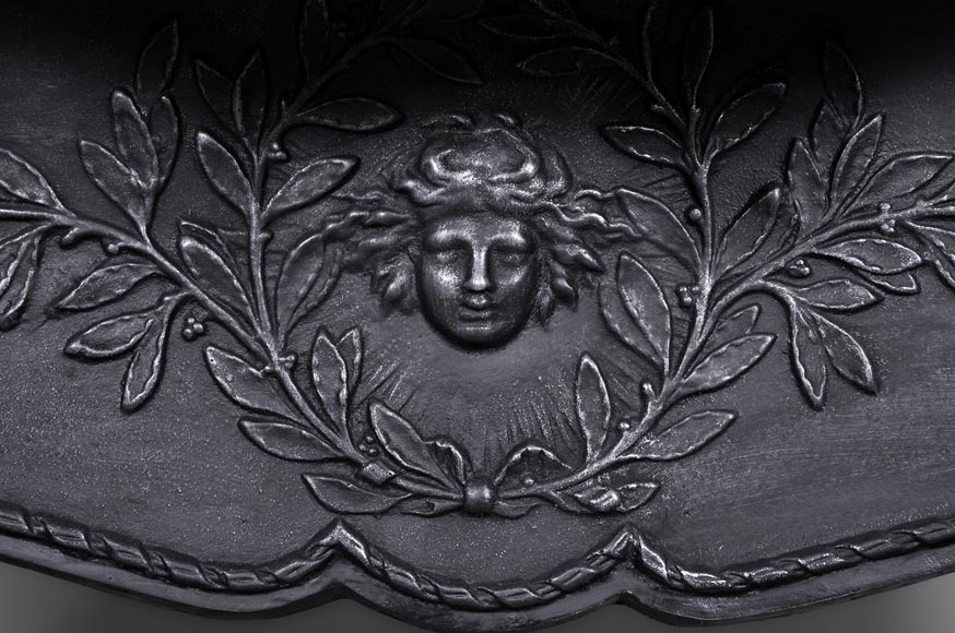 Très belle cheminée ancienne de style Louis XV en marbre Rouge Griotte à ornements de bronze doré Très belle cheminée ancienne de style Louis XV en marbre Rouge Griotte à ornements de bronze doré-9