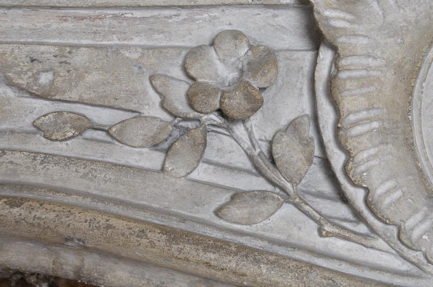 Bel élément de boiserie de style Louis XV avec cheminée en pierre du XVIIIè siècle Bel élément de boiserie de style Louis XV avec cheminée en pierre du XVIIIè siècle-11