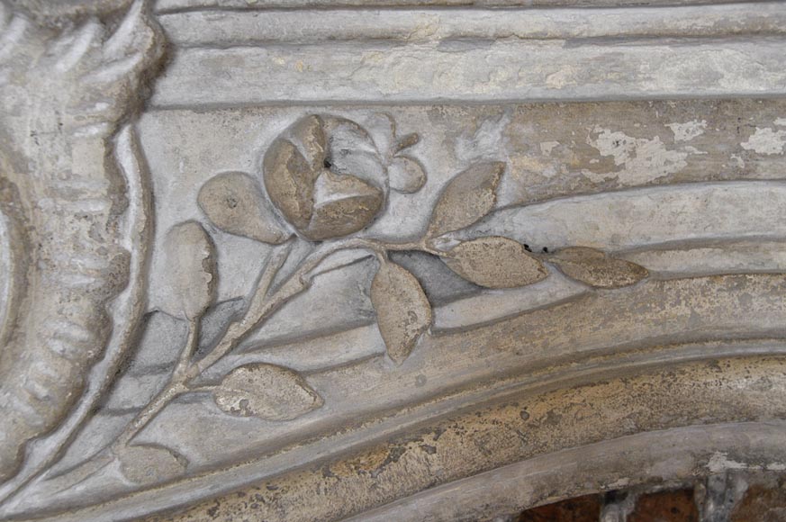 Bel élément de boiserie de style Louis XV avec cheminée en pierre du XVIIIè siècle Bel élément de boiserie de style Louis XV avec cheminée en pierre du XVIIIè siècle-13